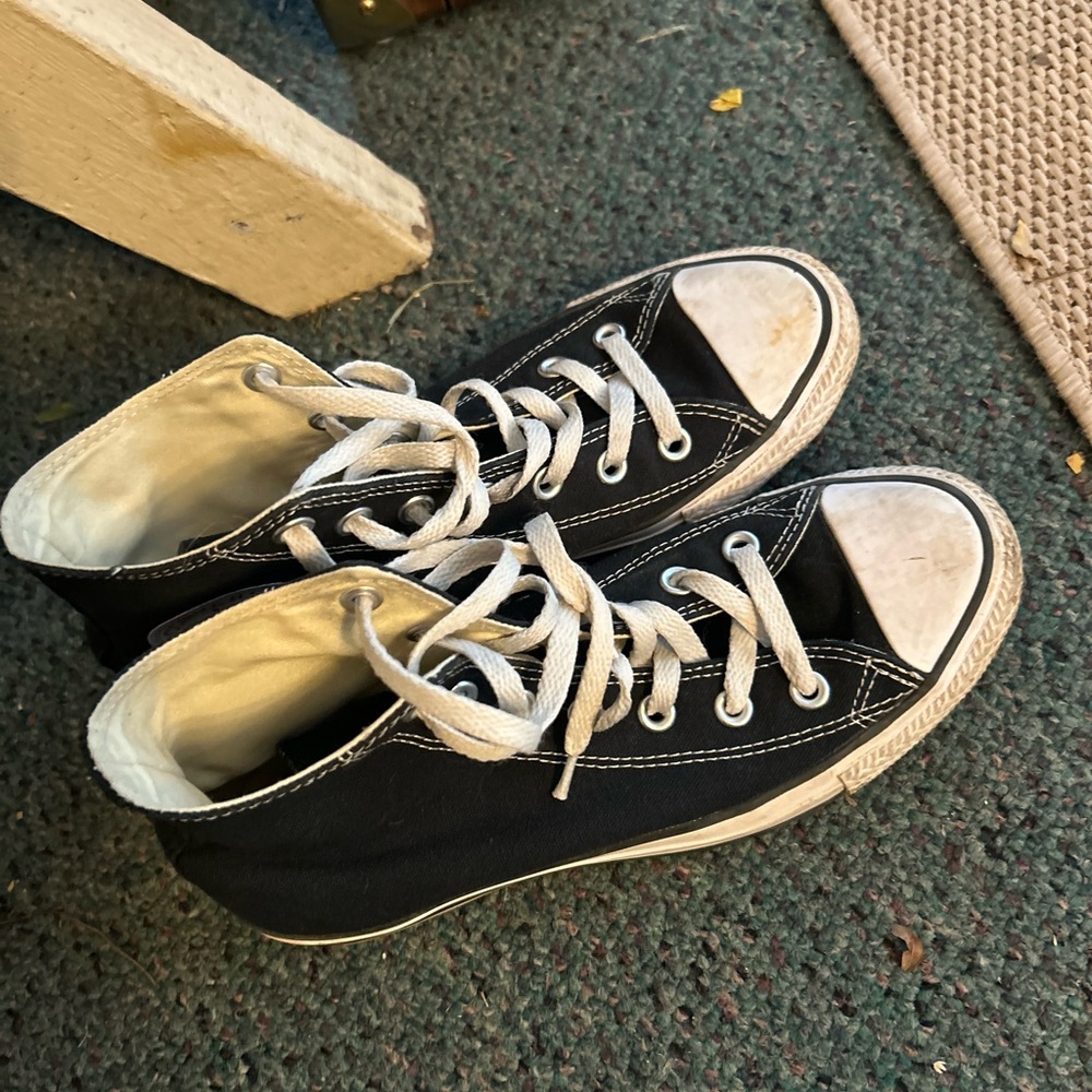Converse Black and White High-Top Sneakers Size 8 women’s, fits like a 8.5